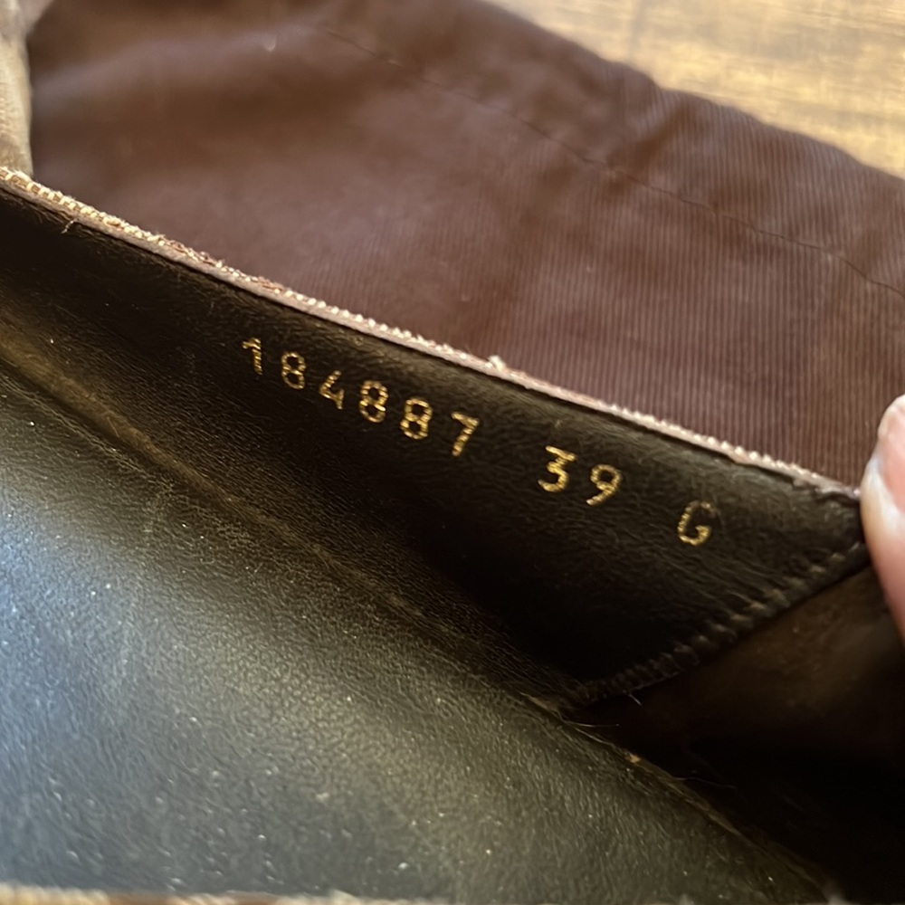 Gucci Authentic Vintage Flats - image 2